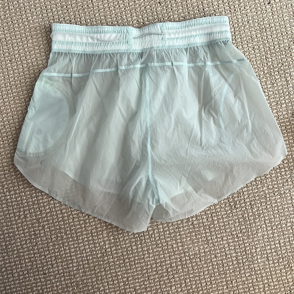 NWT Lululemon step out short - Picture 2 of 7